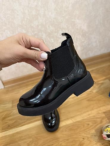qara botinkalar: Zara ботинки 
В идеальном состоянии 
Размер 30
Цена 15 — 4