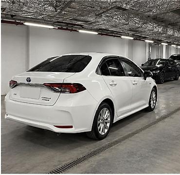 byd e1: Toyota Corolla: 2020 г., 1.8 л, Вариатор, Гибрид, Седан — 3
