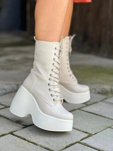 Čizme: Br 36-40
Peta:10cm — 12