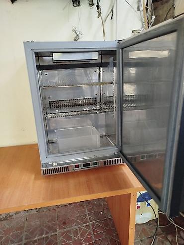 мини бар холодильник: Kompakt vitrin tipli soyuducu - Ön şüşə qapı, daxili işıqlanma və alt — 2