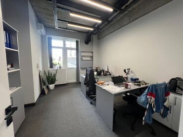 Ofislər: Xətai metrosunun yanında 16 mərtəbəli binanın 2-ci mərtəbəsində 5 otaq — 12