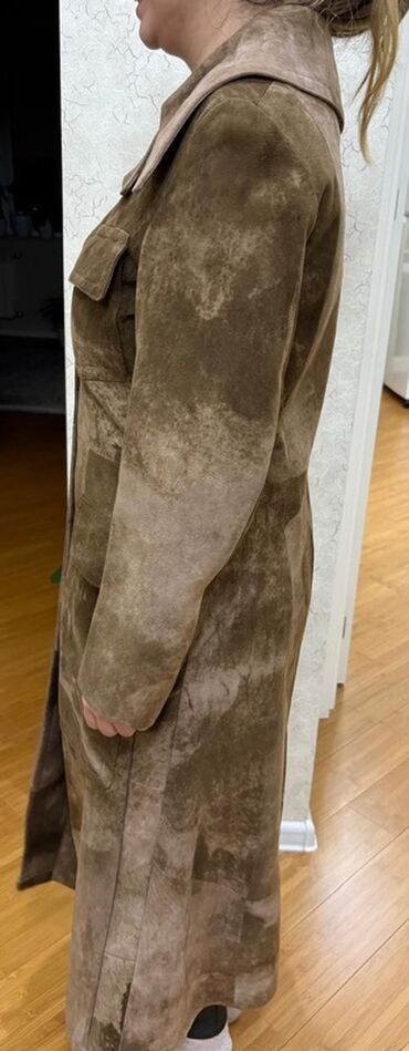 Plaşlar: Qadın üçün süet trençkot - Material: yumşaq süet (nubuk effektli) — 9