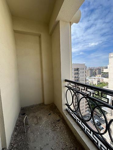 Вторичное жилье: 3 комнаты, Новостройка, 147 м² — 7