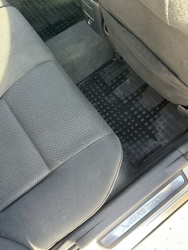 Toyota: Toyota Avensis: 2003 г., 1.8 л, Механика, Бензин, Хэтчбэк — 10