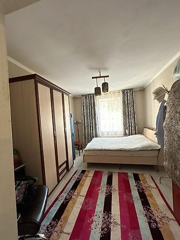 Продажа коттеджей и домов: Продается большой дом в центре г. Нарын 📍 Адрес: ул. Торобаева. Дом — 12