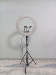 кофеварки для кафе: Штатив с лампой для безупречной съёмки, состояние отличное 👍🏻