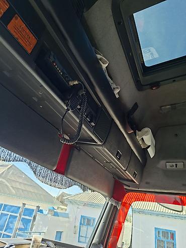 285 75 17: Тягач, Volvo, 2000 г., Без прицепа — 8