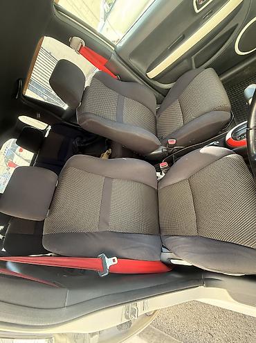 ковралин тойота ист: Toyota Ist: 2002 г., 1.5 л, Автомат, Бензин, Хэтчбэк — 9