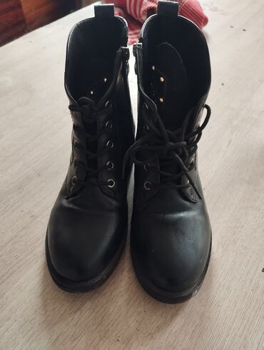трекинговая обувь: Ботинки и ботильоны 36, цвет - Черный