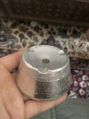 Külqabılar: Alüminiumdan hazırlanmış paltarlardaki maqniti açmaq üçün