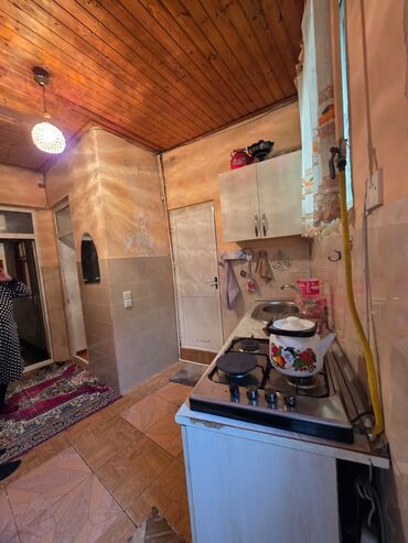 Köhnə tikili: 3 otagli kamunallari qaydasinda qiymey 50.000 azn 232 mektebin — 9