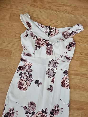 midi svečane haljine: Elegantna midi haljina sa floralnim printom - Kroj: uska silueta — 3