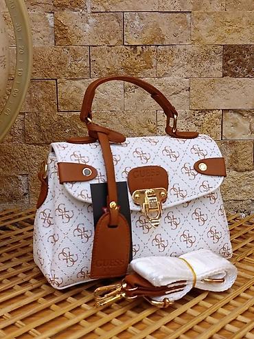 Torbe: GUESS 1981 ženska torba – mini satchel model - Dimenzije približno — 1