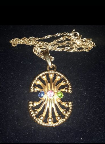 Tar: Tebii dawlar xolsidon 55 manat ve bijuterialar — 16