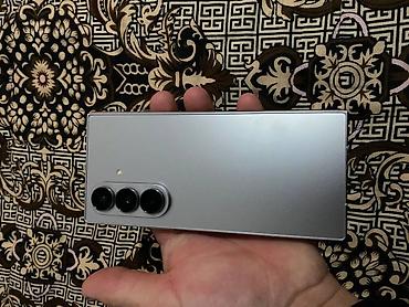 Мобильные телефоны: Samsung Galaxy Z Flip7, Б/у, 256 ГБ, цвет - Серебристый, 1 SIM — 7