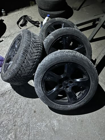виндом диска: Дөңгөлөктөр монтажда 225 / 50 / R 17, Кыш, Колдонулган, Комплект, Жеңил унаалар, Куйма, тешиктери - 5
