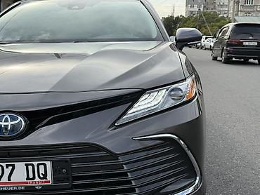 Toyota Camry: 2021 г., 2.5 л, Вариатор, Гибрид, Седан