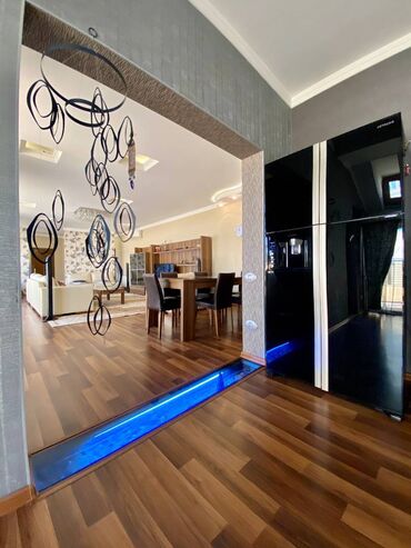 Uzunmüddətli kirayə mənzillər: ŞƏHƏRİN MƏRKƏZİNDƏ GENİŞ MƏNZİL KİRAYƏ VERİLİR Ümumi sahə: 250 m² — 12