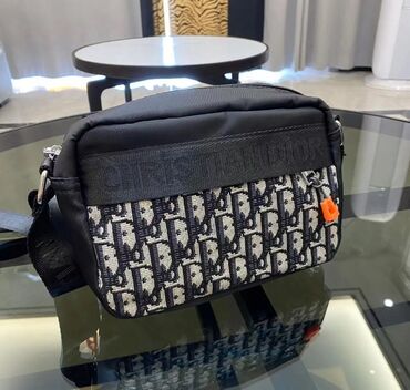 Барсетки: Барсетка, Burberry, Материал: Тканевый материал, Застежка на молнии, Новый at lalafo.kg Барсетки: Барсетка, Burberry, Материал: Тканевый материал, Застежка на молнии, Новый