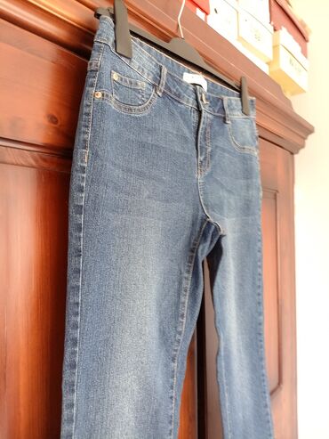 Ostale pantalone: POVOLJNO, SUPER MODERNE kapri farmerke C&A od elastičnog džinsa — 3