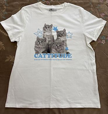 scottişh kedi: Ağ rəngli qısaqoll T‑şert Brend: A’G̈ Fashion Ölçü: M Dizayn: - — 1