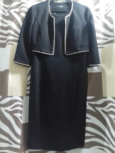 черное платье с кружевом внизу: Вечернее платье, Классическое, Короткая модель, С рукавами, M (EU 38)