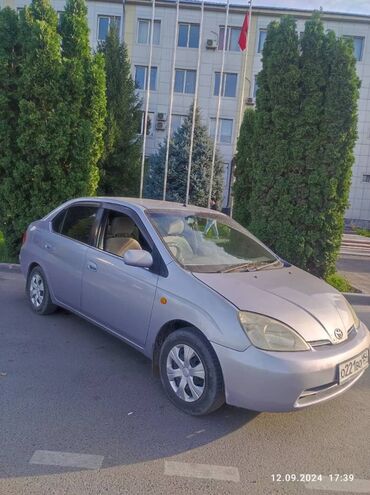 Toyota: Toyota Prius: 2002 г., 1.5 л, Автомат, Гибрид, Седан