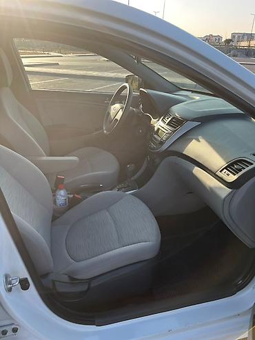 Hyundai: Hyundai Accent: 1.6 l | 2017 il Sedan — 12
