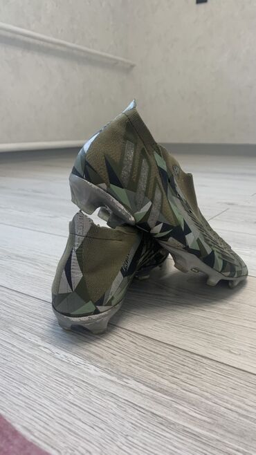 военный дождавик: Мужские кроссовки, 41, Adidas, Б/у, Самовывоз