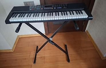 Elektron sintezator klaviatura + tənzimlənən X-stend - 61 klavişli