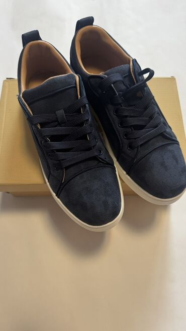 сумка женская большая брендовая: Кроссовкалар, 43, Christian Louboutin, Жаңы, түсү - Көгүлтүр, Өзү алып кетүү, Акылуу жеткирүү