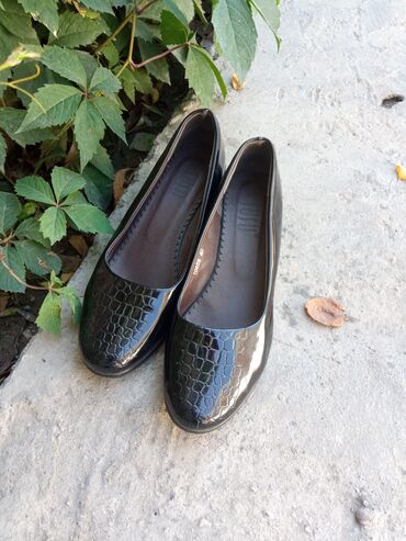 италия обувь: Туфли 40, цвет - Черный