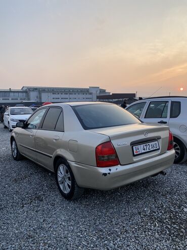 Mazda: Mazda 323: 2000 г., 1.5 л, Механика, Бензин, Седан — 3