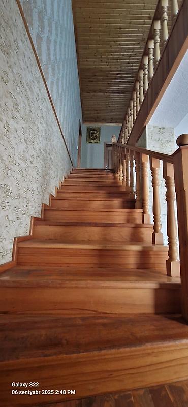 Həyət evləri və villaların satışı: Satılır: həyət evi və əlavə tikili - İki mərtəbəli ağ rəngli həyət — 16