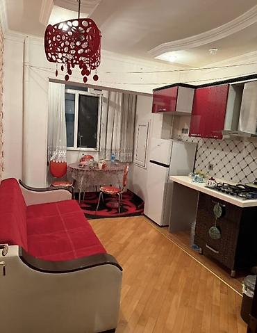 4 otaqlı kiraye evler: 3 xanım axdarılır 2 otaqdır her xanımın özüne aid yatağı var ve adam — 3