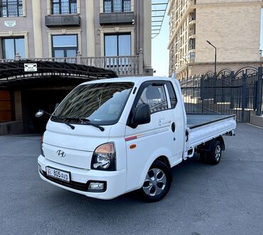 срочно в связи с переездом: Hyundai Porter: 2018 г., 2.5 л, Автомат, Дизель, Пикап