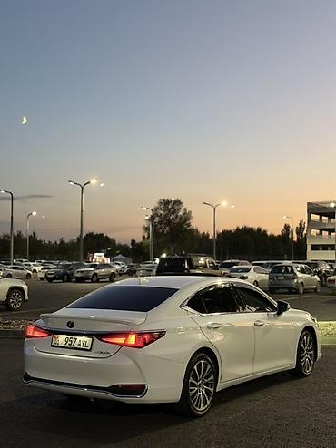 952 2: Lexus ES: 2022 г., 2.5 л, Вариатор, Гибрид, Седан — 4