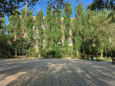 10 мкр квартира: 1 бөлмө, 35 кв. м, 105-серия, 5 кабат, Косметикалык ремонт