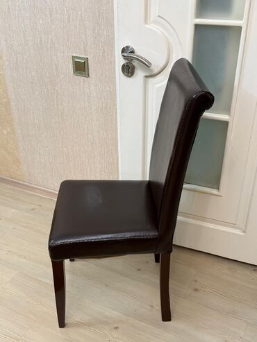 Masa və oturacaq dəstləri: Mətbəx üçün, İşlənmiş, Açılmayan, Dördbucaq masa, 6 stul — 4