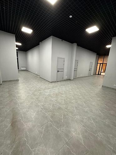 900: 🏢 Продаётся угловое коммерческое помещение на 1 этаже 📍 Адрес — 3