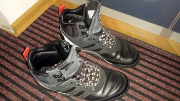Muška obuća: Adidas Barra boot, br. 42 2/3, bez ikakvih ostecenja, placene u