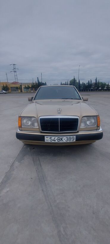 190 mercedes benz: Mercedes-Benz E 200: 2 l | 1993 il Sedan