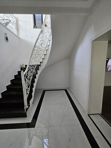 Uzunmüddətli kirayə evlər: 200 kv. m, 5 otaqlı, İnternet, Telefon, Qaz -da lalafo.az — 9 Uzunmüddətli kirayə evlər: 200 kv. m, 5 otaqlı, İnternet, Telefon, Qaz — 9