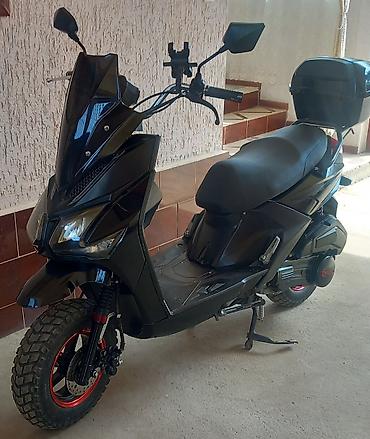 скутер автомат: Скутер 50 см³ (класс 49/50cc), чёрный, компактный — 1
