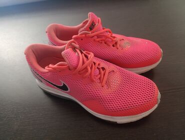 женские беговые кроссовки nike: Кроссовки, 40.5, Nike, Б/у, цвет - Розовый, Самовывоз