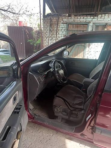 g comp: Mitsubishi Space Wagon: 1995 г., 2 л, Механика, Бензин, Минивэн — 4