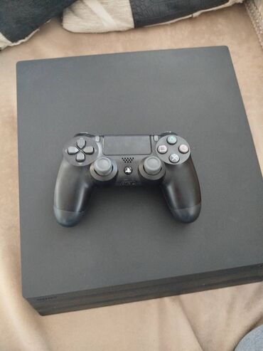 PS4 (Sony Playstation 4): Ps 4 pro prisipka modelidir 9.00 temmizdir hec bir prablemi yoxdur