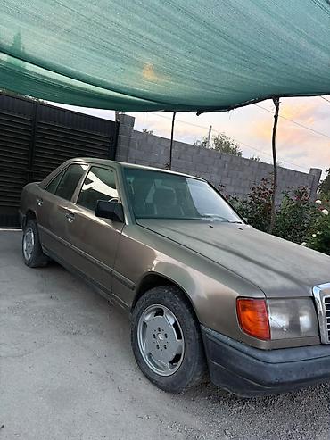 Транспорт: Mercedes-Benz E-Class: 1990 г., Седан — 3