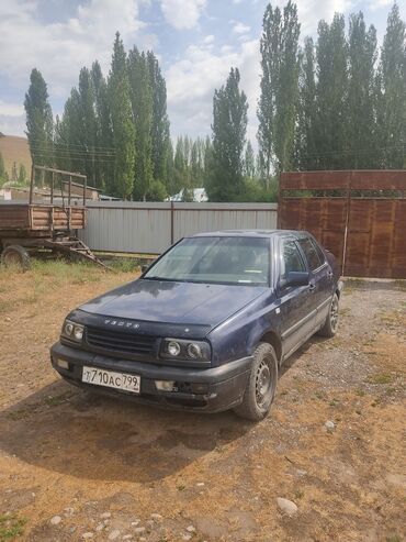 авто шаран: Volkswagen Vento: 1993 г., 1.8 л, Механика, Бензин, Седан