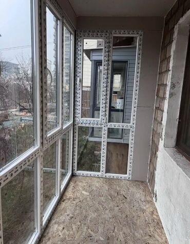 Готовые пластиковые окна: Готовое пластиковое окно, Тип окна: Витражные, Декоративные особенности: Другие особенности, Новый, Бесплатная установка, Без рассрочки — 6